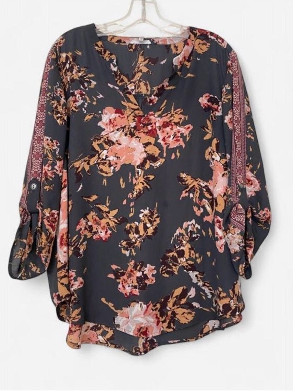 Maurices Gray Floral V-Neck 3/4 Sleeve Blouse - Picture 1 of 4